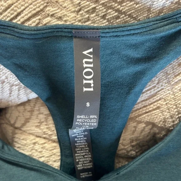 VUORI Halo Performance Crop Racerback Tank Top - Picture 2 of 4